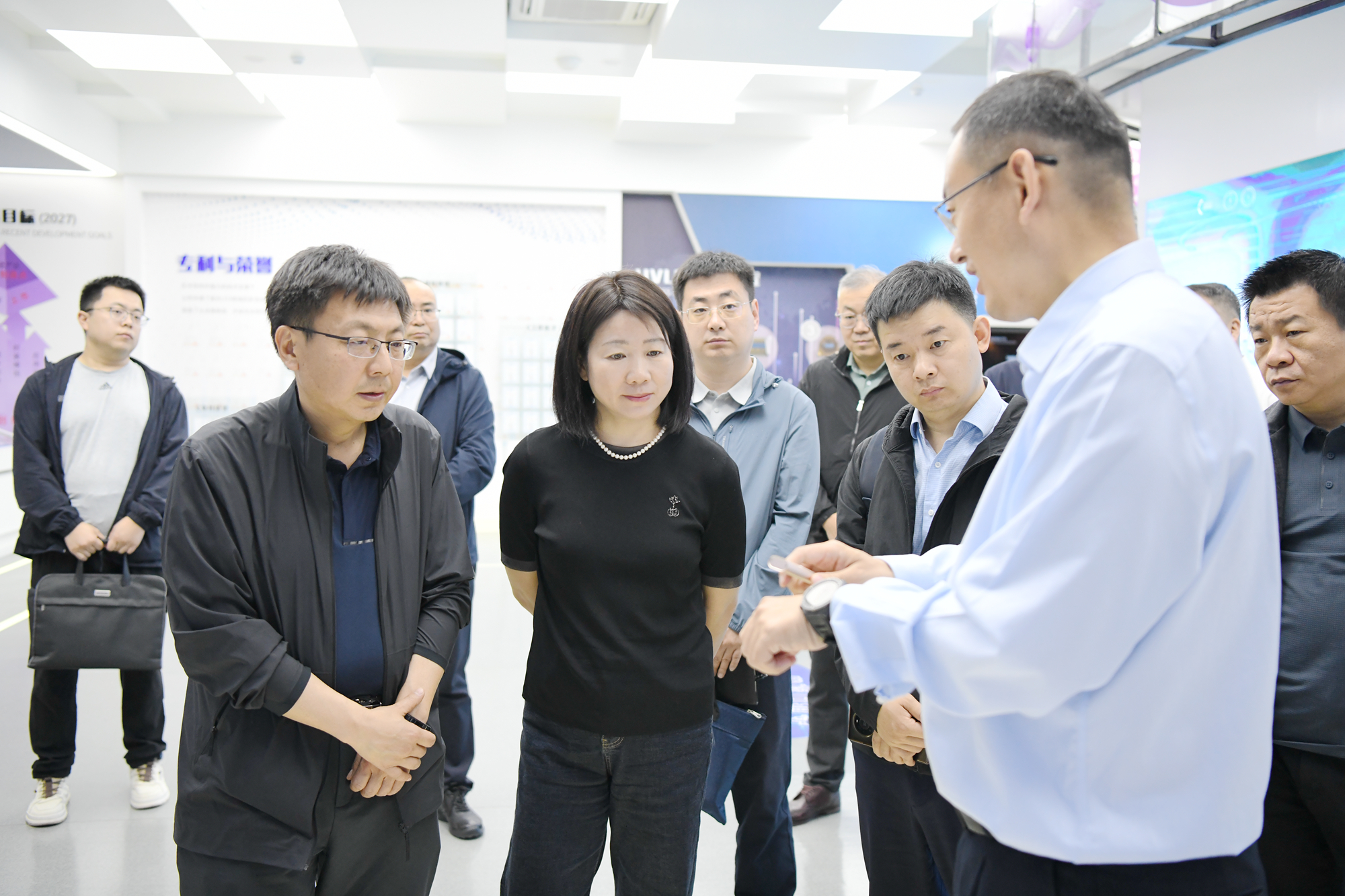 省委金融办 山西证监局调研组深入韩国h漫
开展入企服务